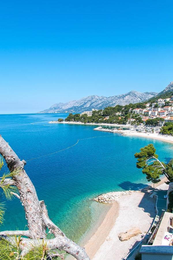 Apartments By The Sea Brela, Makarska - 16950 Exterior foto